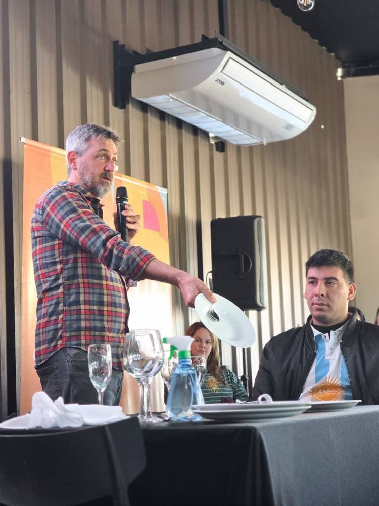 Arroyito fortalece la calidad de los servicios gastronómicos con una jornada de capacitación