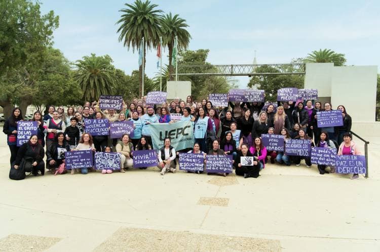 Las mujeres de Arroyito alzaron su voz en una nueva convocatoria de Ni Una Menos
